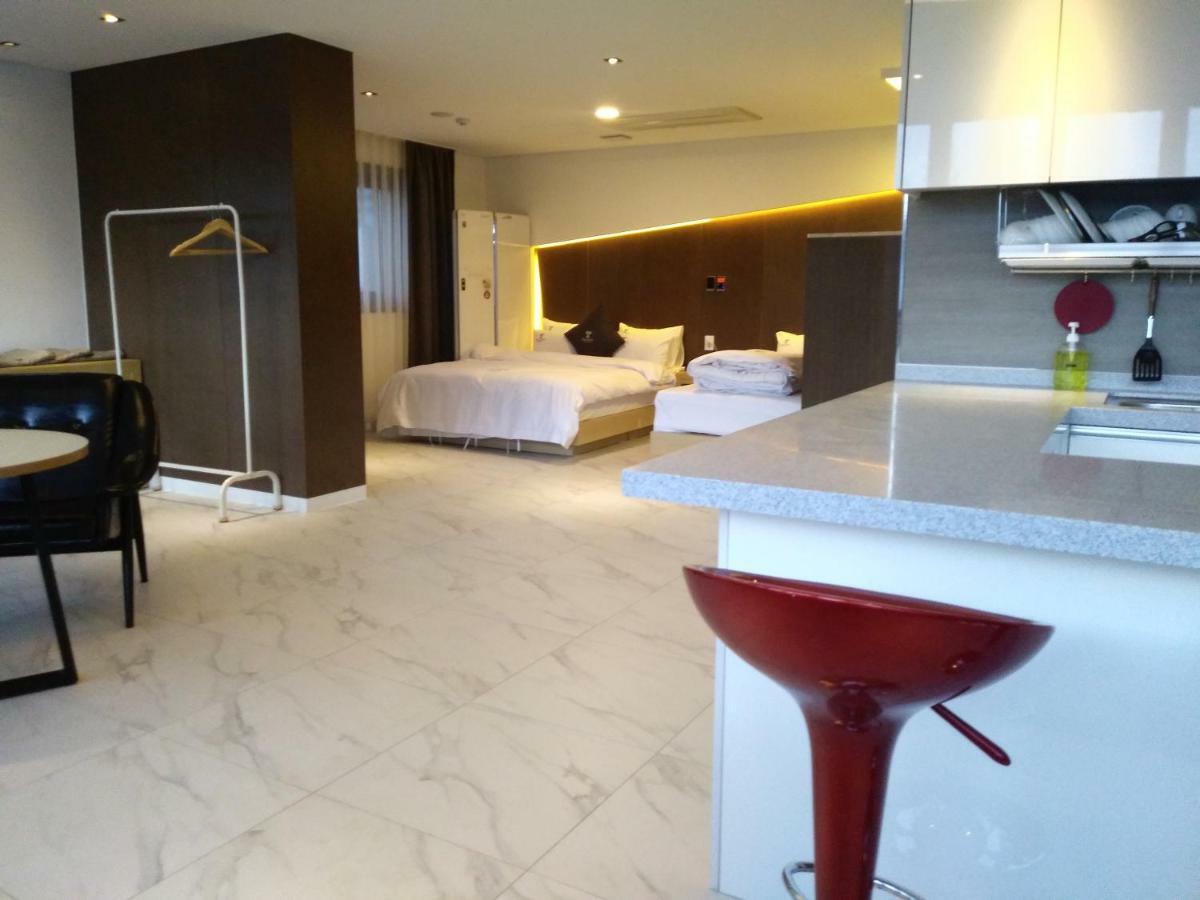 The City Hotel Csondzsu Kültér fotó